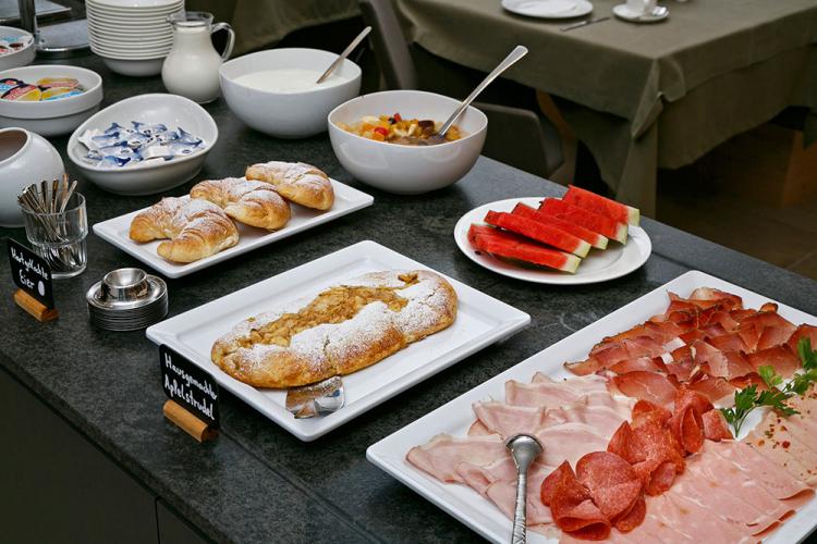 Buffet della prima colazione alla pensione Pichler