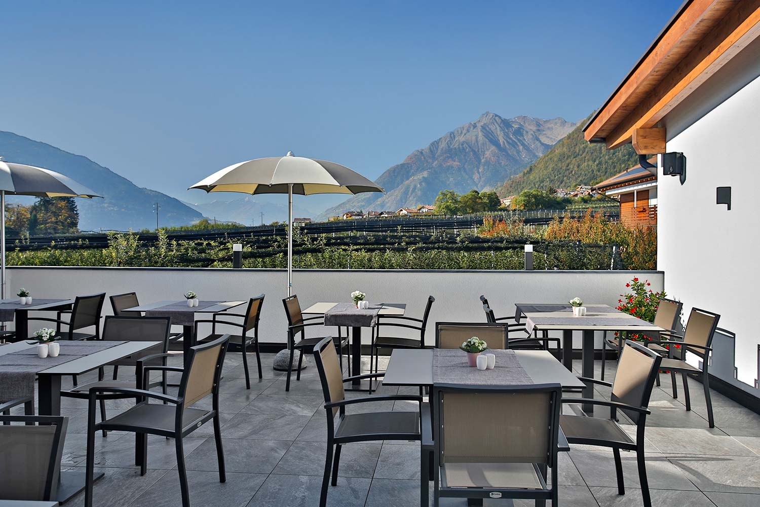 Sonnige Dachterrasse in der Pension Pichler in Dorf Tirol